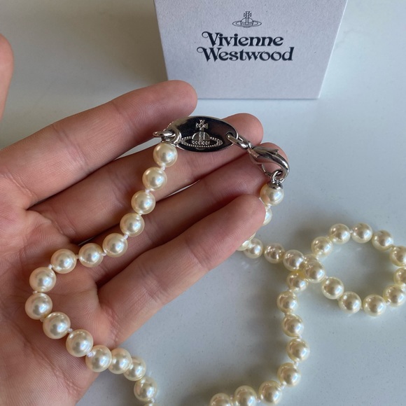 Vivienne Westwood - Stuart Pearl Necklace - Picture 3 of 8
